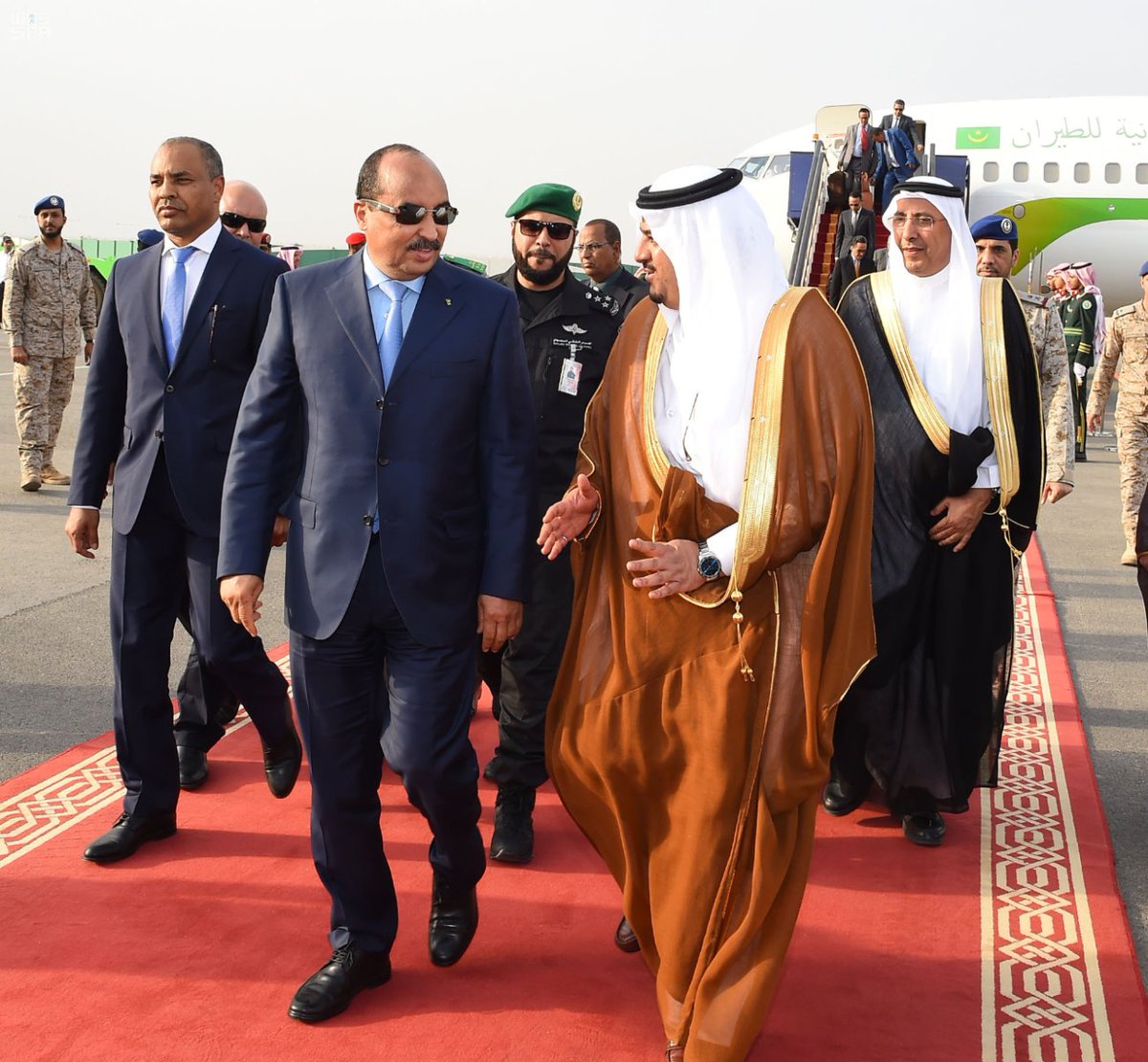 بالصور.. رؤساء موريتانيا وفلسطين والجابون وتونس وكازاخستان يصلون الرياض