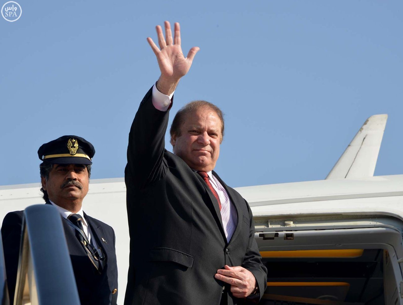 رئيس وزراء #باكستان يغادر الرياض