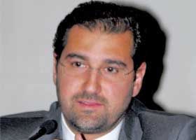 قبرص تسحب الجنسية من ابن خال الأسد رامي مخلوف