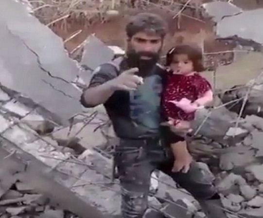 دمرت طائرات النظام السوري منزله.. رسالته للأسد !