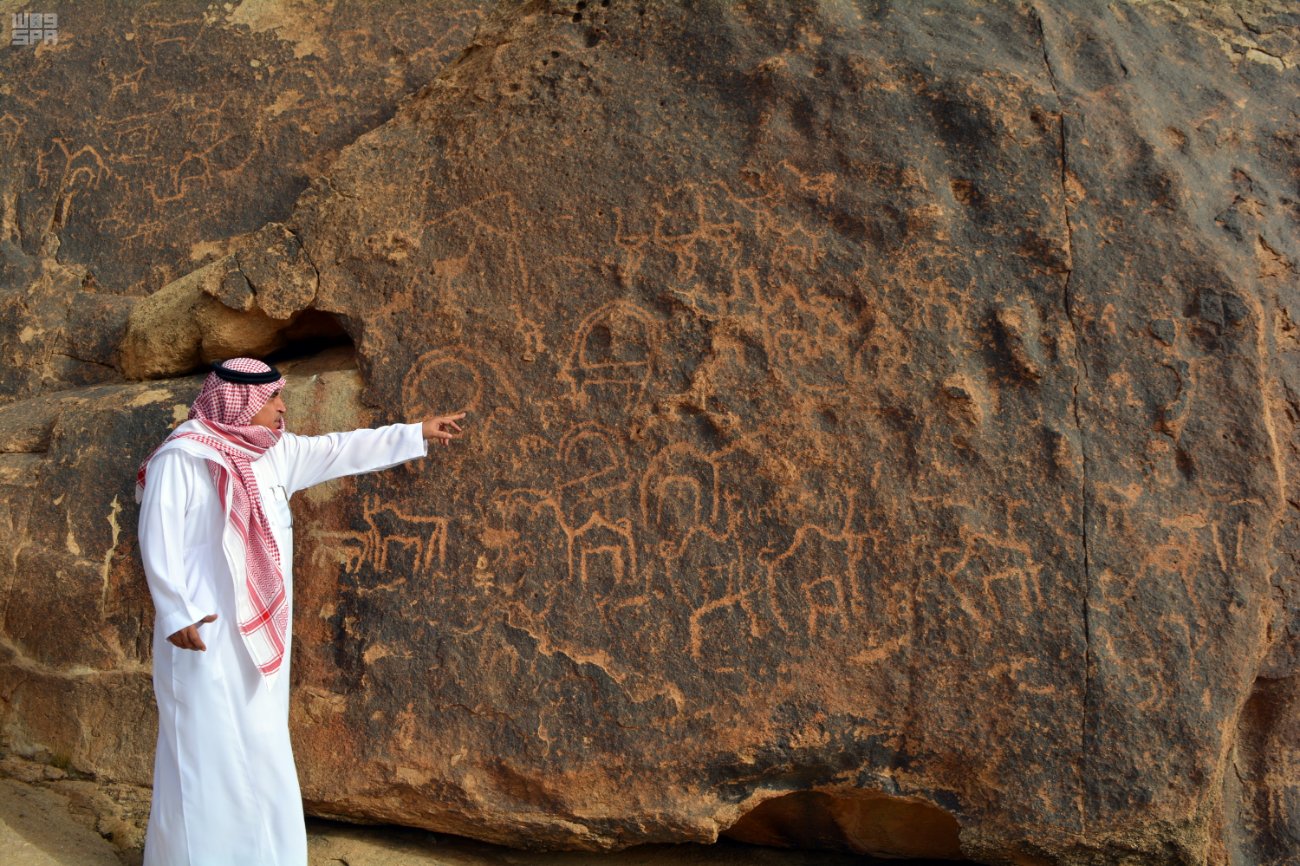 رسومات “جبل سُوَاجْ” الثمودية تُبهر زوّار محافظة الرس