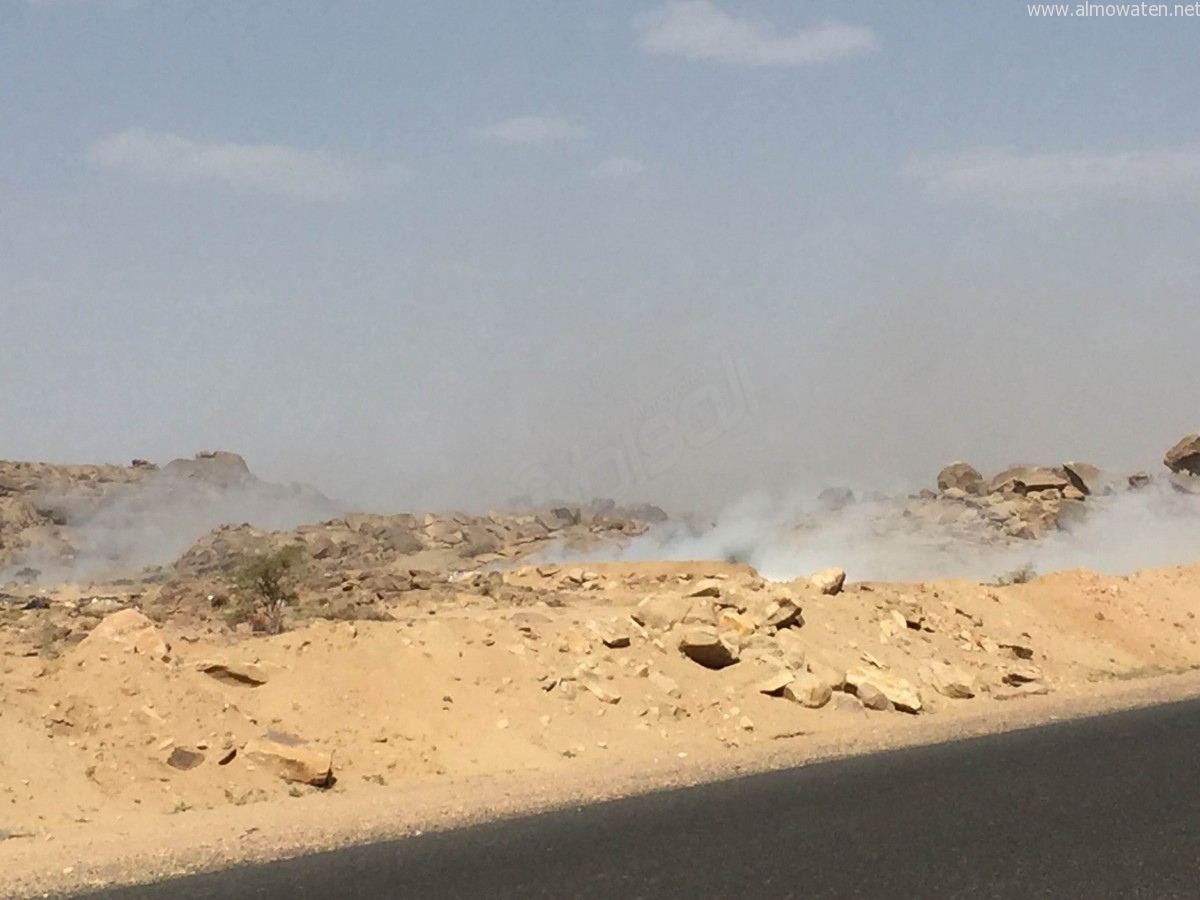 بالصور.. كارثة صحية وبيئية: بلدية أحد رفيدة تُحرق النفايات بجوار المنازل