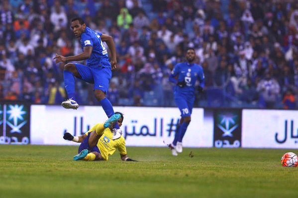 #الهلال يتغلب على #النصر ويزاحم #الأهلي على الصدارة