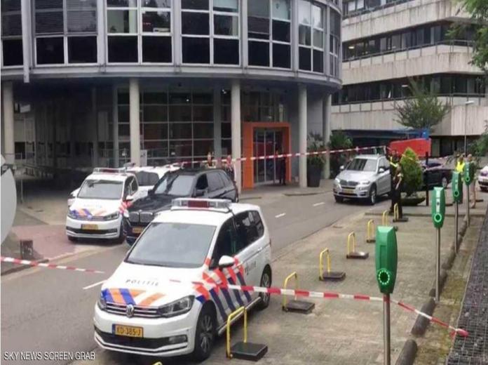 احتجاز رهائن في مبنى الإذاعة الهولندية.. والشرطة تعتقل المنفِّذ