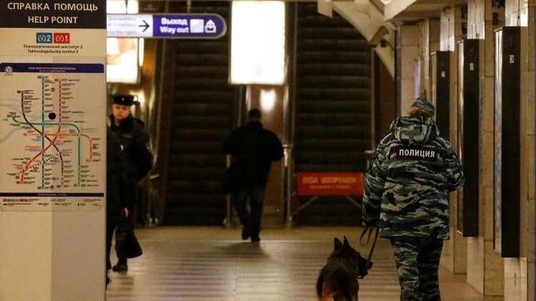 طرد مشبوه يغلق محطة مترو في بطرسبورغ الروسية