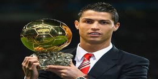 تقارير إسبانية تؤكد تتويج رونالدو بجائزة #الكرة_الذهبية