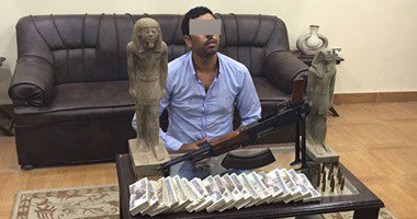 شاهد.. زعيم عصابة خطفت “آل سند” في قبضة الأمن المصري