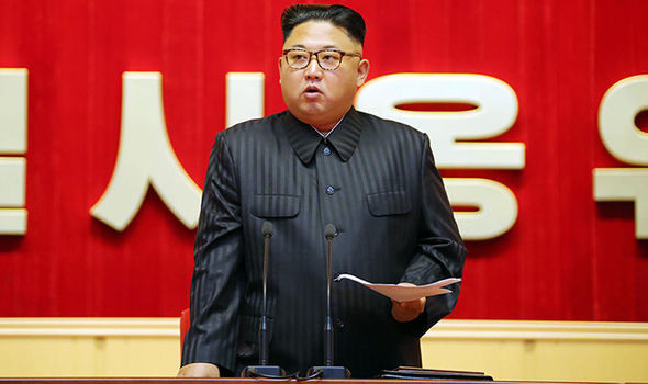 زعيم كوريا الشمالية يهدد الولايات المتحدة.. الزر النووي في مكتبي