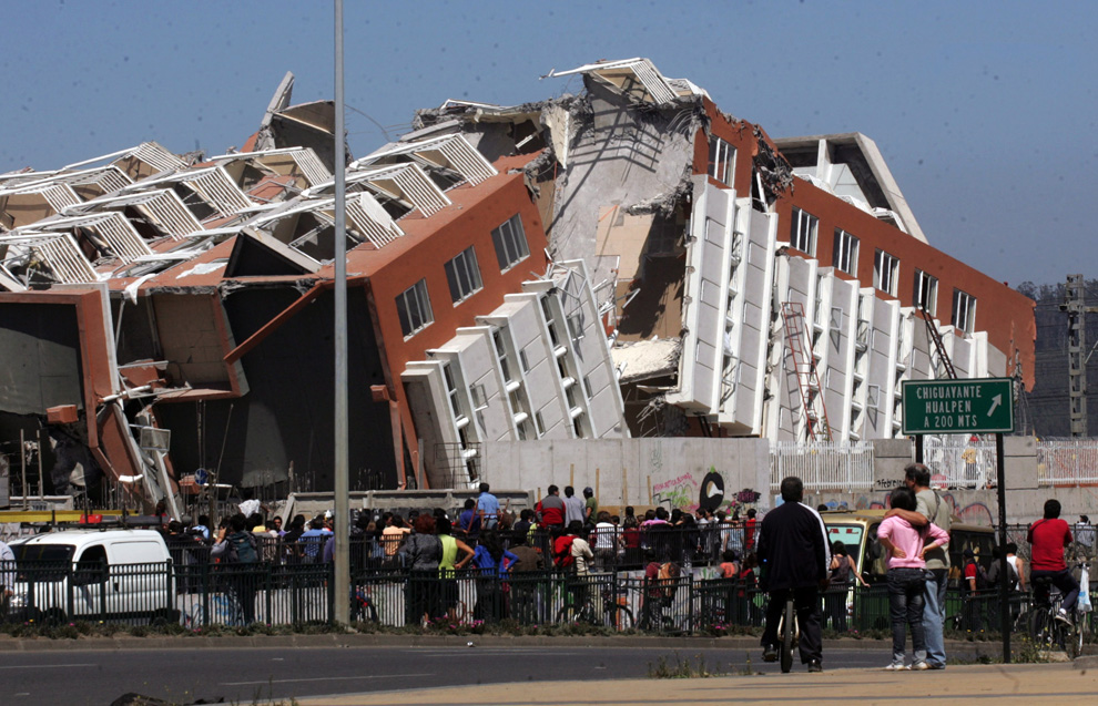 تحذيرات من تسونامي بعد زلزال بقوة 7.7 ريختر في تشيلي
