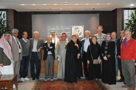مخطوطات ومقتنيات مركز الملك فيصل للبحوث تبهر أعضاء لجان الجائزة