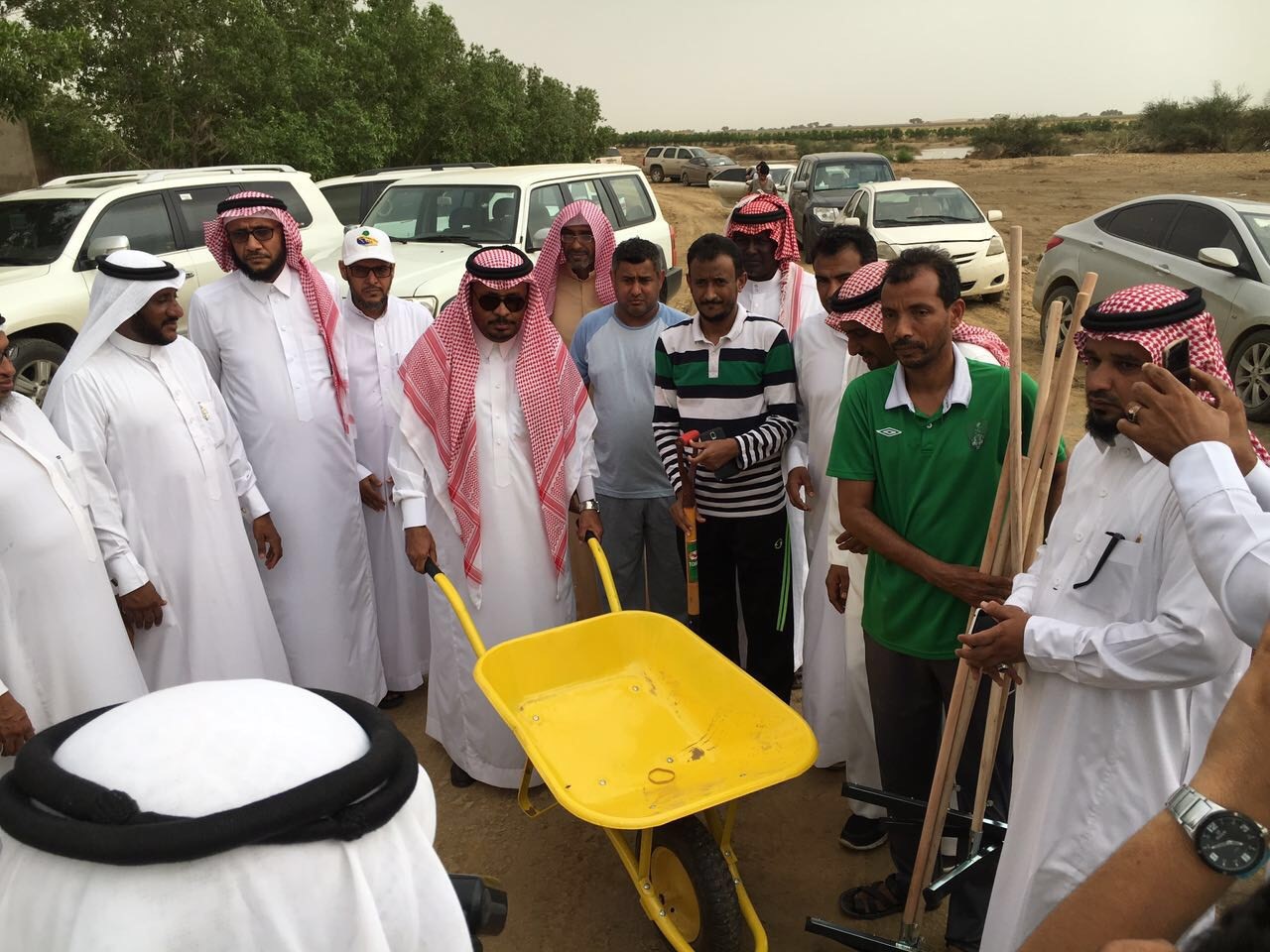 بالصور.. حملة شباب ساحل الجعافرة لإزالة مخلفات السيول