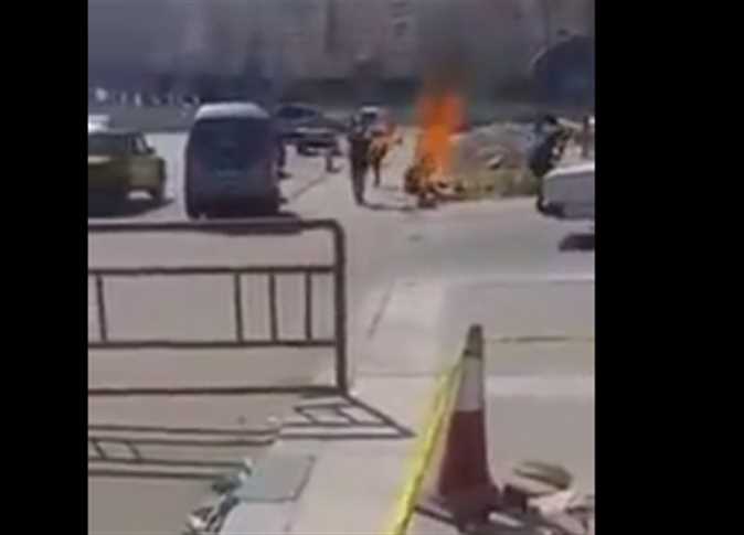 بالفيديو.. سائق مصري يشعل النار في نفسه بسبب الغلاء