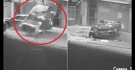 فيديو مروع.. نجاة امرأة بأعجوبة بعد سقوط سيارتها من الطابق السابع