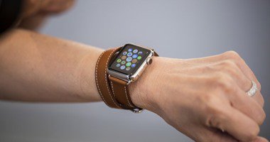 ميزة جديدة تتيح لساعة أبل الذكية apple watch فهم لغة الإشارة