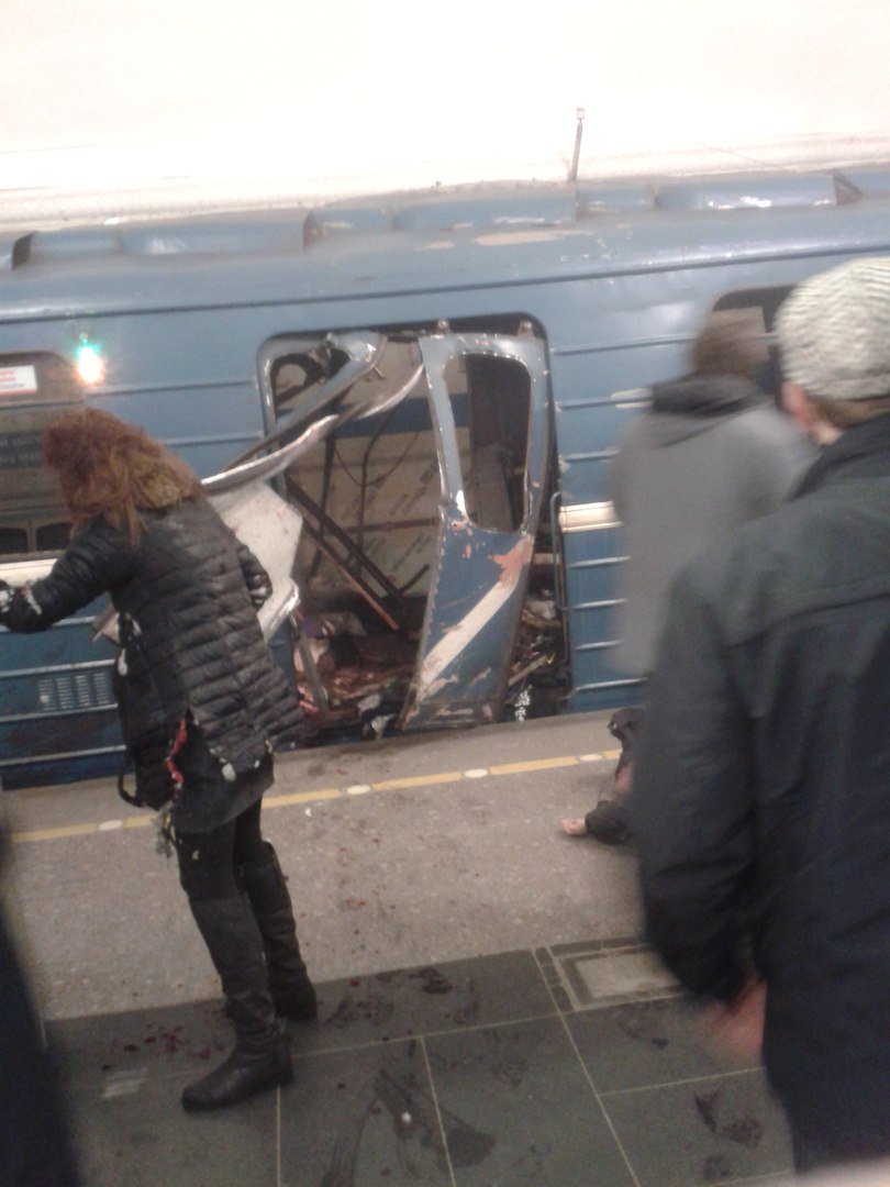 بالفيديو.. مقتل 10 على الأقل في تفجير مترو سان بطرس برج