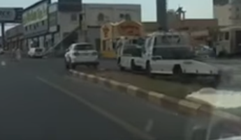 بالفيديو.. مواطن يوثّق مركبة ساهر بجانب كاميرا مماثلة في خميس مشيط