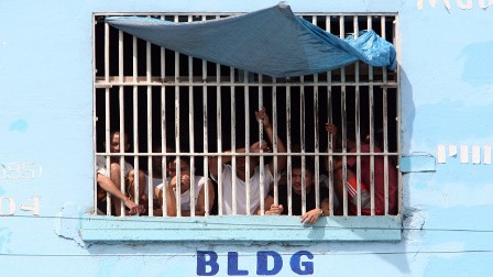 هجوم مسلح على سجن في الفلبين وفرار 132 سجيناً