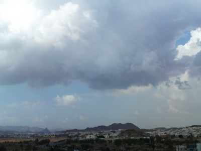 سحب رعدية ممطرة على المرتفعات الجنوبية مروراً بحائل والقصيم