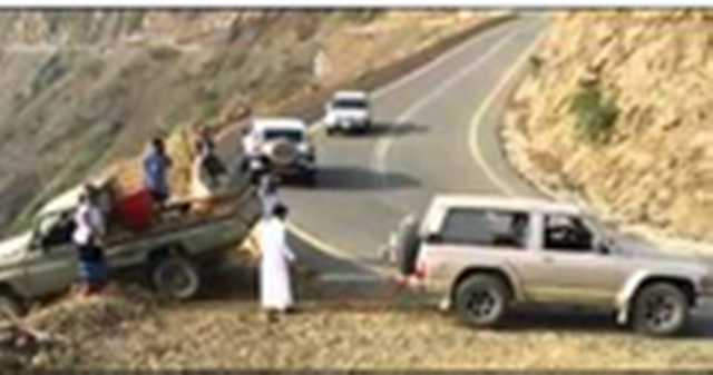 #تيوب_المواطن :سحب سيارة عالقة في منحدر جبلي ينتهي بنتيجة غير متوقعة