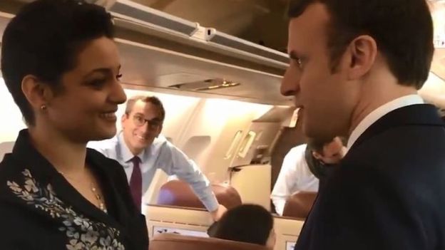 سر فتاة تونسية قابلها ماكرون بالصدفة فدعاها إلى طائرته الرئاسية!
