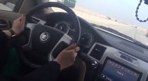 مصدر بمرور البكيرية ينفي القبض على فتاة تقود سيارة
