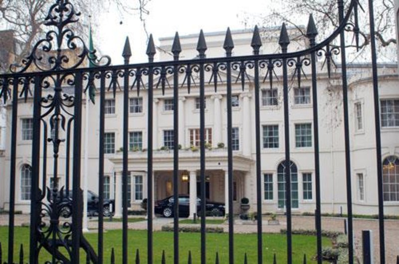 سفارتنا لدى المملكة المتحدة: نحترم القضاء اللندني وهدفنا إعادة شرعية اليمن