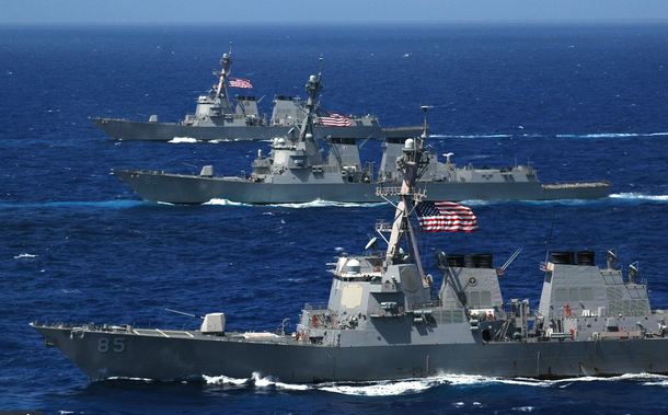 مسؤولون أمريكيون: نراقب السفن الإيرانية لعدم تمدُّد إيران