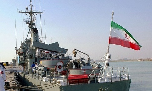 #إيران ترسل سفينتين حربيتين الى خليج عدن بعد تدمير أمريكا رادار الحوثي