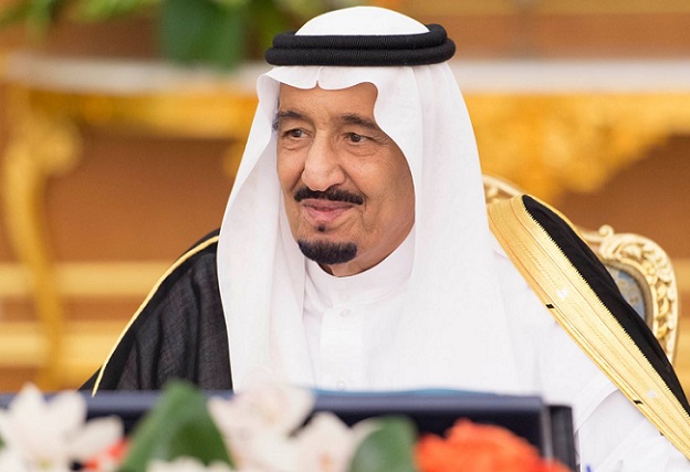 الملك سلمان يوجه الخطوط السعودية باستمرار تسيير رحلاتها إلى شرم الشيخ
