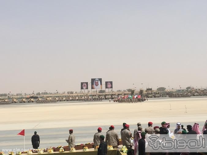 شاهد بالفيديو .. قصيدة أمام الملك سلمان خلال العرض العسكري للقوات المشاركة في #رعد_الشمال