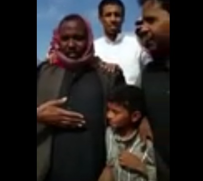 #بالفيديو .. سوداني يُنقذ طفلاً من الغرق في #حائل