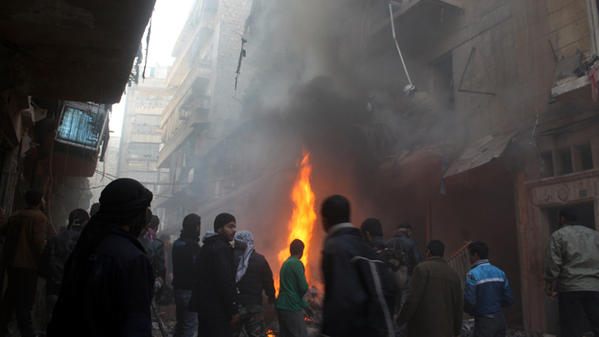 السوريون تحت نيران البراميل المتفجرة في حلب للمرة الثالثة