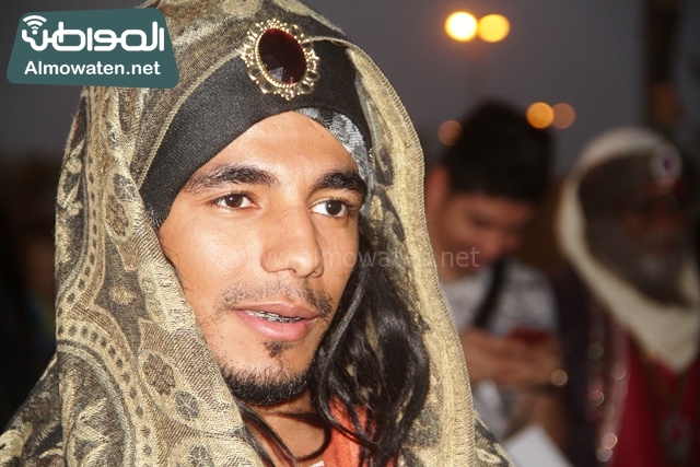 سوق عكاظ بمحافظة الطائف صوره لأحد المشاركين في جادة عكاظ ‫(11)‬
