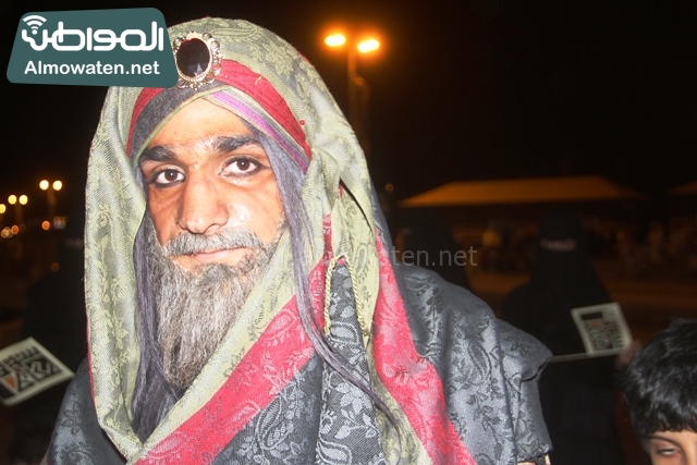 سوق عكاظ بمحافظة الطائف صوره لأحد المشاركين في جادة عكاظ ‫(20)‬