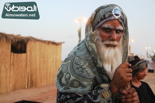 سوق عكاظ بمحافظة الطائف صوره لأحد المشاركين في جادة عكاظ ‫(4)‬