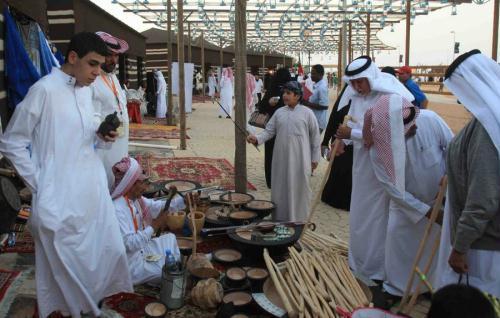 أمير مكة المكرمة يفتتح فعاليات سوق عكاظ بالنيابة عن خادم الحرمين الشريفين