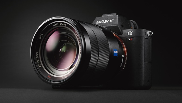 “سوني” تطلق سلسلة جديدة من كاميرات التصوير الرقمي فائقة الدقة