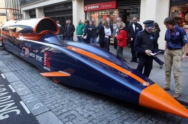 بالفيديو..بريطانيون يصممون سيارة لتحطيم الرقم القياسي العالمي للسرعة