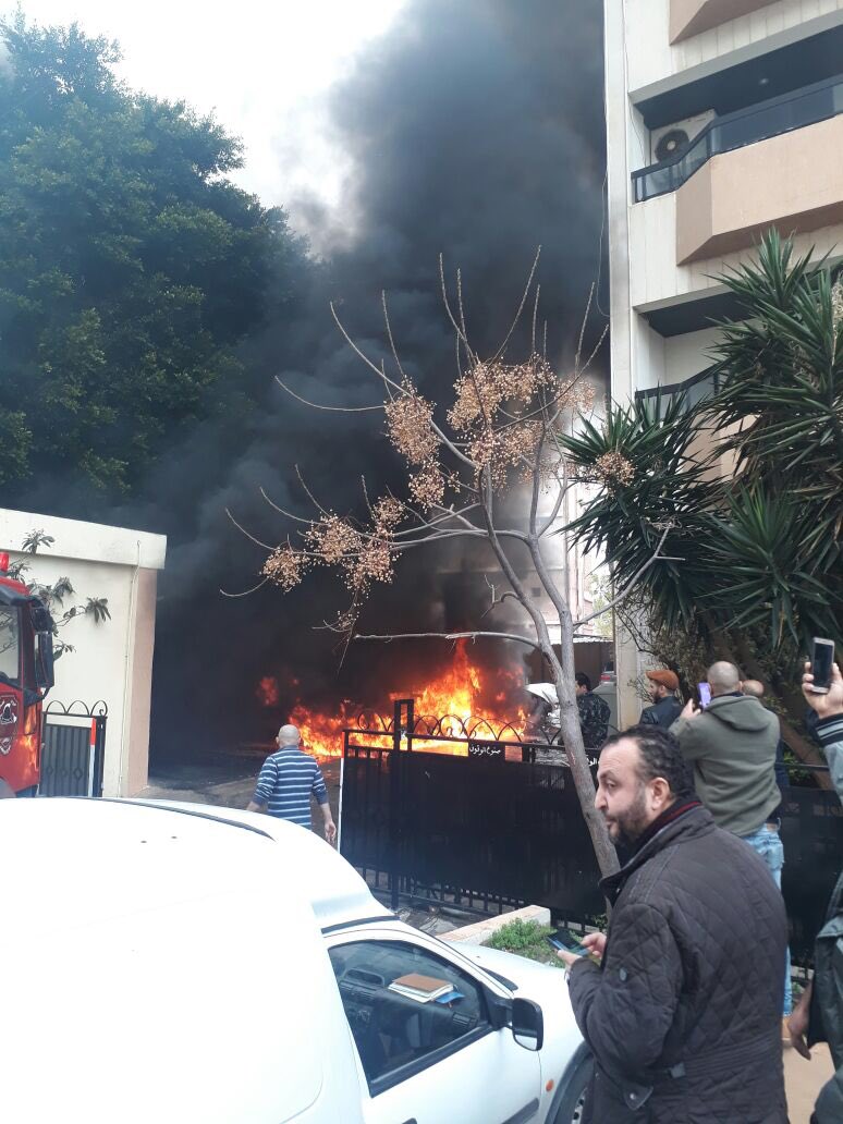 أول فيديو من موقع انفجار سيارة مفخخة في لبنان