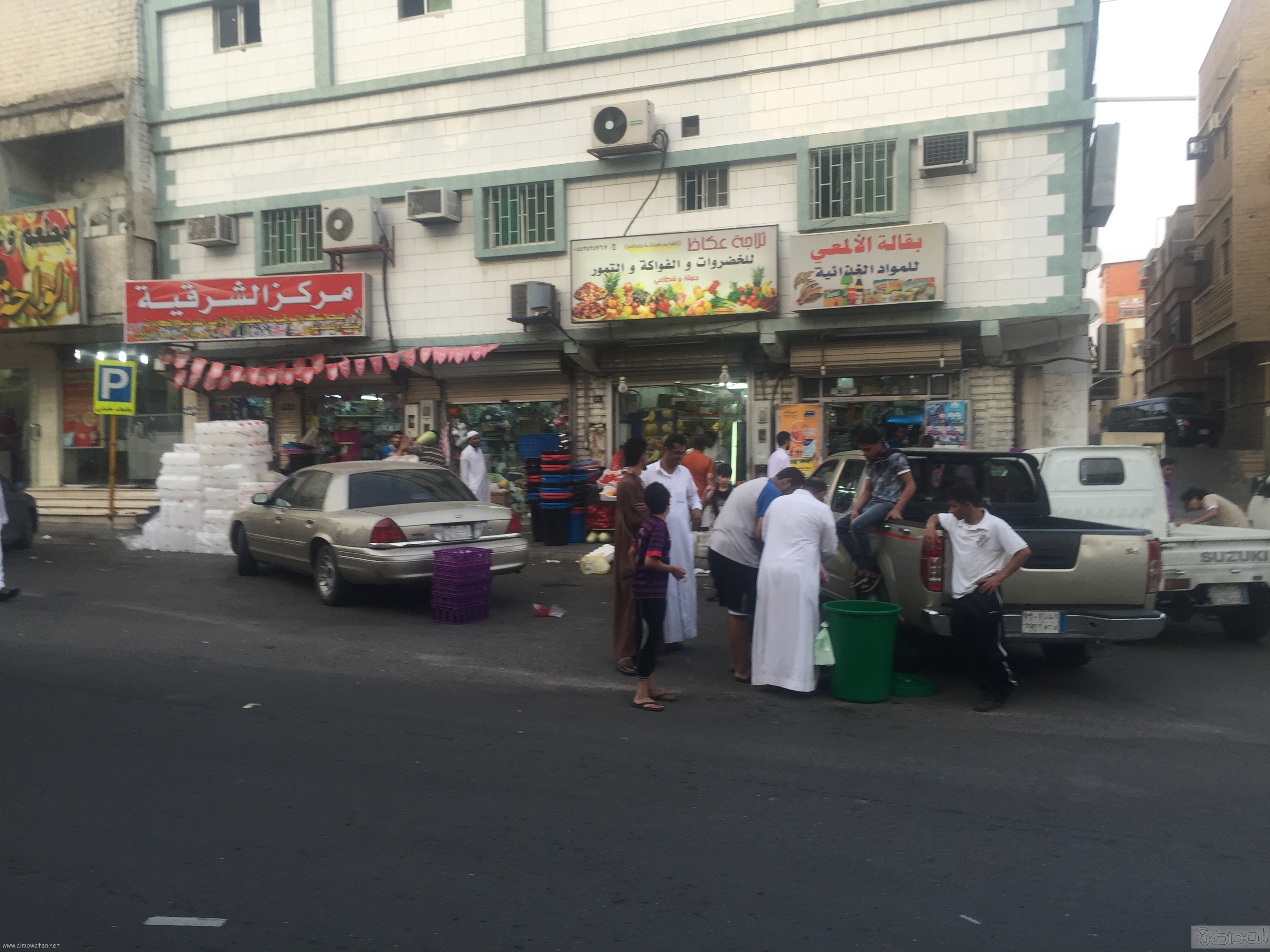 شارع عكاظ بالطائف زوار رمضان (10)
