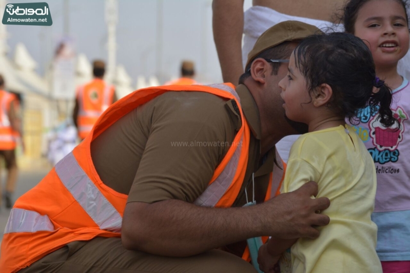 شاعر أبويه حانيه من رجال الأمن للحجاج الأطفال ‫(294697522)‬ ‫‬