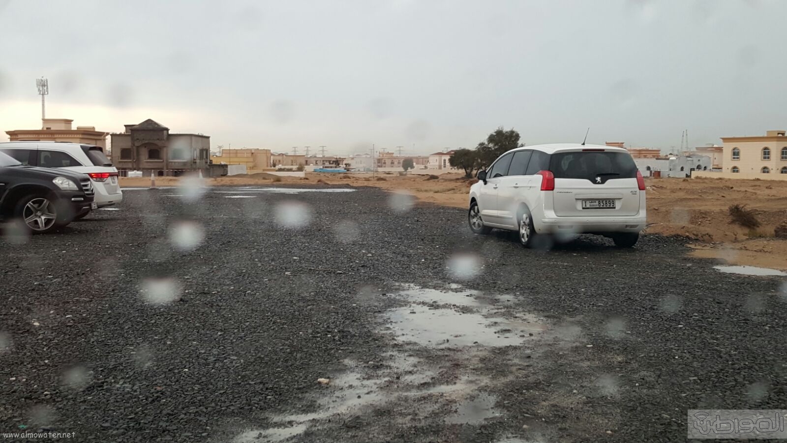 شاهد بالصور..  المواطن ترصد أمطار دبي (1)