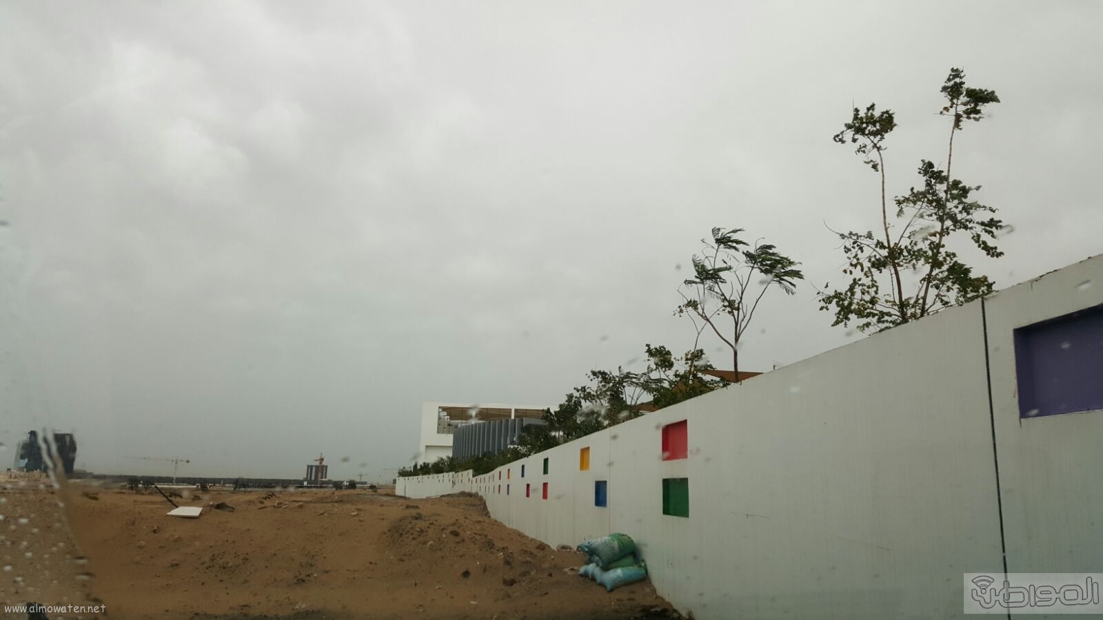 شاهد بالصور..  المواطن ترصد أمطار دبي (5)