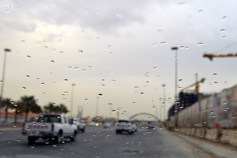 شاهد لقطات من أمطار الخير بمدينة #الرياض مساء اليوم 2