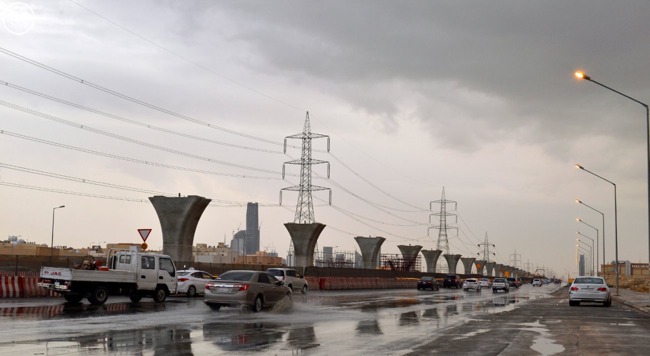 شاهد لقطات من أمطار الخير بمدينة #الرياض مساء اليوم