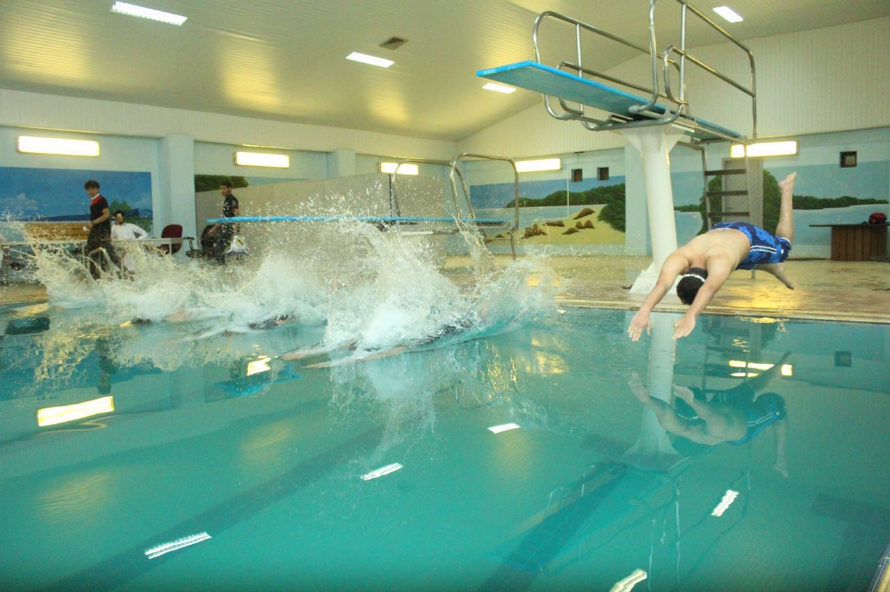 المنتخب السعودي للسباحة ينافس بالبطولة العربية في تونس