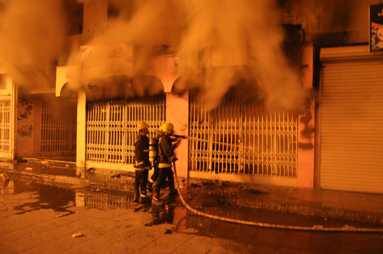 إخلاء 40 شخصًا وتضرر 5 محلات بحريق عمارة سكنية في #الطائف