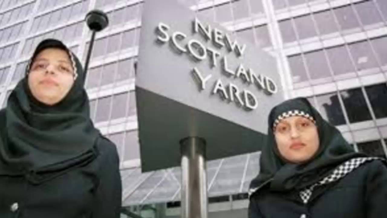 اِعتماد الحجاب زيّ اختياريّ للمُسلمات في شرطة اسكتلندا