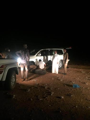 شرطة #الخرج تنقذ 3 مواطنين تعطلت سيارتهم في منطقة صحراوية نائية