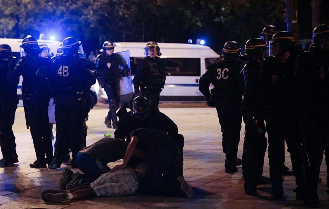 شرطة باريس تعتقل 40 شخصا إثر أعمال شغب